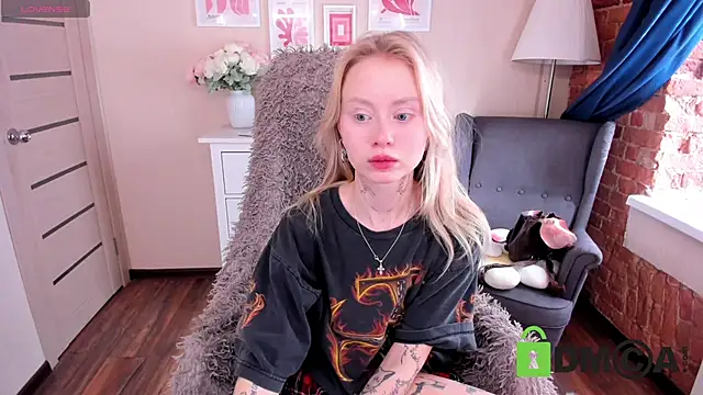 MalenaErnman online show from 02/20/25, 10:16