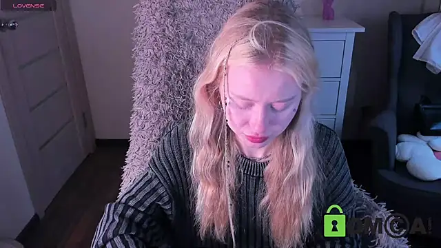 MalenaErnman online show from 09/21/25, 10:31