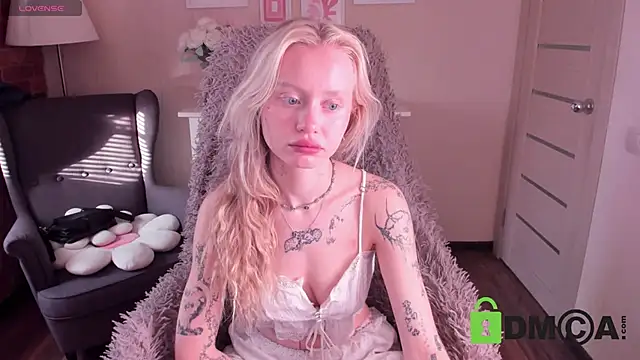 MalenaErnman online show from 11/15/25, 10:41