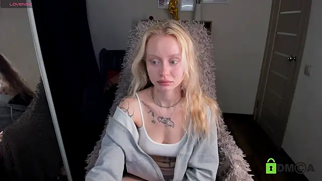 MalenaErnman online show from 11/29/25, 10:48