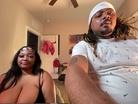 Snapshot of 4EVAGLACIERS chatting on 11/20/25, 04:35 4EVAGLACIERS online show from 11/20/25, 04:35