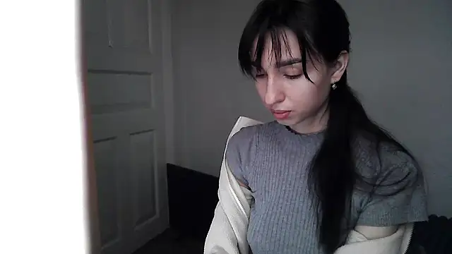 Snapshot of ElizaSwon chatting on 09/24/25, 02:45 ElizaSwon online show from 09/24/25, 02:45