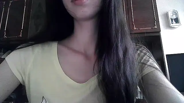 Snapshot of ElizaSwon chatting on 07/05/26, 03:30 ElizaSwon online show from 07/05/26, 03:30