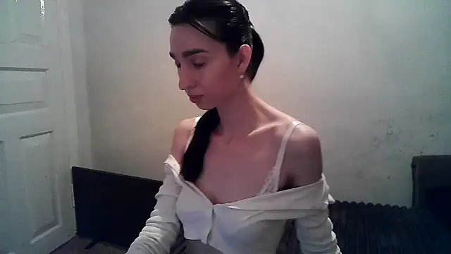 ElizaSwon online show from 11/05/25, 04:54