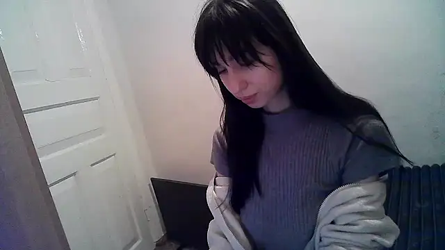 Snapshot of ElizaSwon chatting on 09/28/25, 03:52 ElizaSwon online show from 09/28/25, 03:52