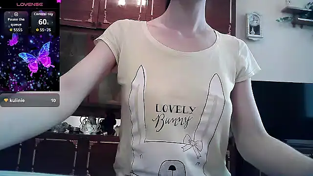 Snapshot of ElizaSwon chatting on 07/11/26, 03:45 ElizaSwon online show from 07/11/26, 03:45