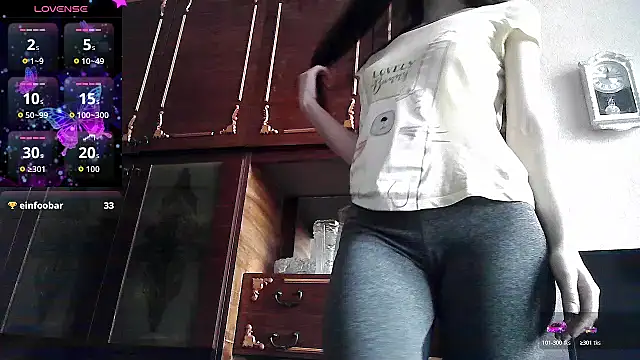 Snapshot of ElizaSwon chatting on 07/16/26, 02:14 ElizaSwon online show from 07/16/26, 02:14