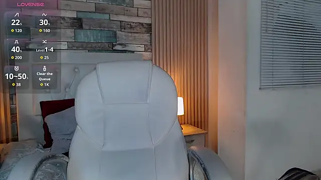 isabella smith  online show from 11/06/25, 08:02