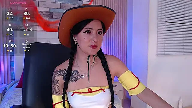 isabella smith  online show from 10/28/25, 07:35