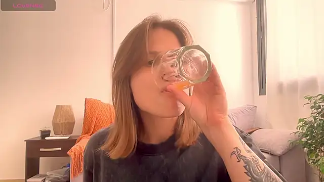 Your Hand In mine online show from 11/16/25, 06:34