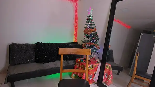 Snapshot of Kyo_donglee chatting on 12/23/24, 10:23 Kyo donglee online show from 12/23/24, 10:23