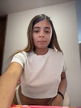 pamell col online show from 04/15/26, 07:29