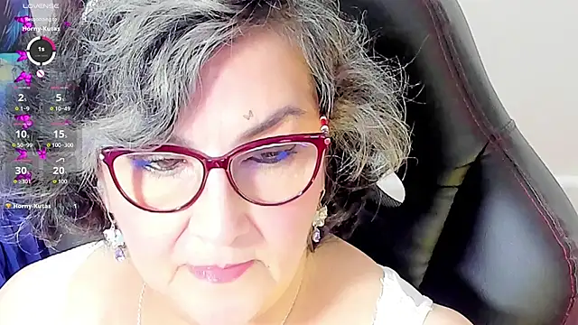 Snapshot of cataleya_mom chatting on 10/02/25, 02:15 cataleya mom online show from 10/02/25, 02:15