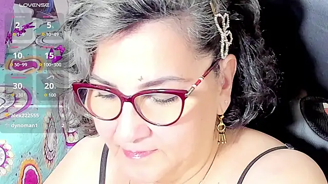 Snapshot of cataleya_mom chatting on 10/15/25, 04:55 cataleya mom online show from 10/15/25, 04:55