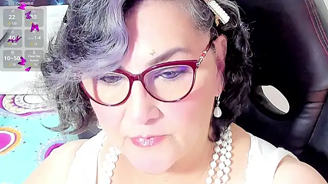 Snapshot of cataleya_mom chatting on 09/20/25, 03:11 cataleya mom online show from 09/20/25, 03:11