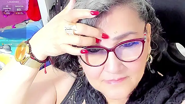 Snapshot of cataleya_mom chatting on 10/03/25, 11:12 cataleya mom online show from 10/03/25, 11:12