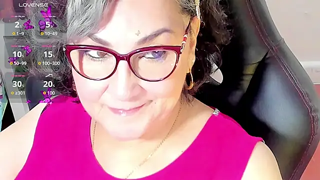 Snapshot of cataleya_mom chatting on 10/10/25, 02:34 cataleya mom online show from 10/10/25, 02:34