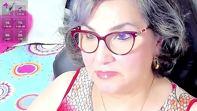 Snapshot of cataleya_mom chatting on 09/26/25, 02:18 cataleya mom online show from 09/26/25, 02:18