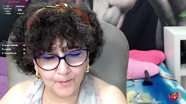 Snapshot of cataleya_mom chatting on 03/16/25, 10:11 cataleya mom online show from 03/16/25, 10:11