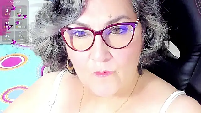 Snapshot of cataleya_mom chatting on 09/24/25, 01:13 cataleya mom online show from 09/24/25, 01:13