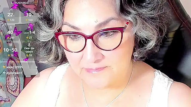 Snapshot of cataleya_mom chatting on 10/14/25, 04:07 cataleya mom online show from 10/14/25, 04:07