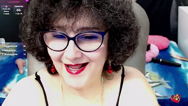 Snapshot of cataleya_mom chatting on 03/15/25, 08:04 cataleya mom online show from 03/15/25, 08:04
