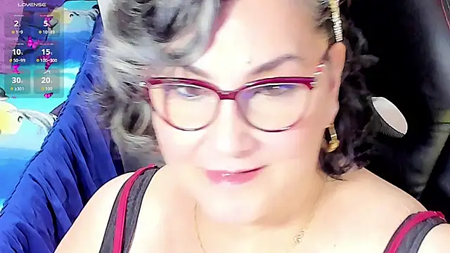 Snapshot of cataleya_mom chatting on 10/06/25, 03:51 cataleya mom online show from 10/06/25, 03:51