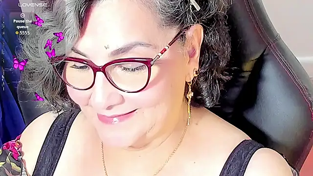 cataleya mom online show from 10/28/25, 11:14