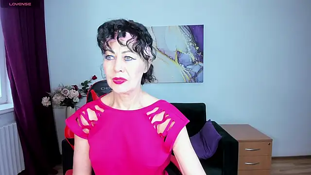 Silvia Wallec online show from 04/24/26, 05:42