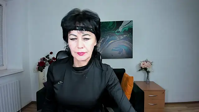 Silvia Wallec online show from 10/26/25, 06:41