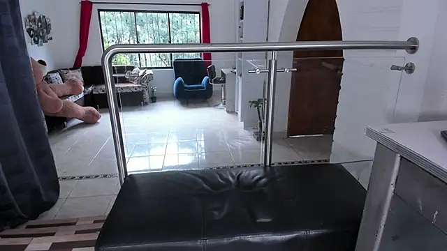 Jessica Herrera  online show from 10/17/25, 09:38