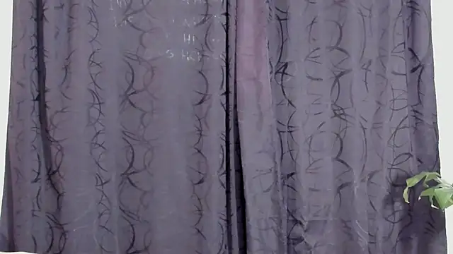 Jessica Herrera  online show from 11/30/25, 03:57