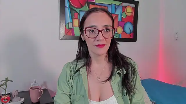 Jessica Herrera  online show from 12/14/25, 04:34