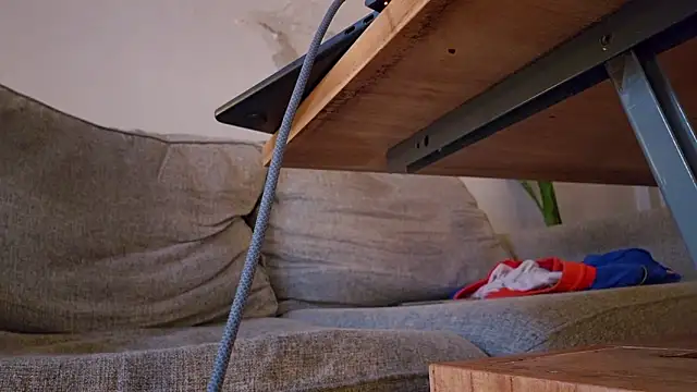 Snapshot of phranof_ chatting on 04/13/26, 12:09 phranof online show from 04/13/26, 12:09