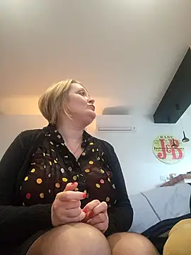 lady charlyne online show from 04/15/26, 06:23