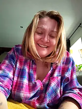 Snapshot of lady_charlyne chatting on 11/27/25, 09:10 lady charlyne online show from 11/27/25, 09:10