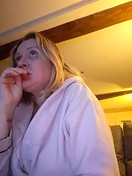 lady charlyne online show from 01/07/25, 06:45