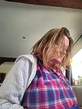 Snapshot of lady_charlyne chatting on 11/25/25, 09:20 lady charlyne online show from 11/25/25, 09:20