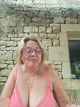 Snapshot of lady_charlyne chatting on 07/11/26, 07:52 lady charlyne online show from 07/11/26, 07:52