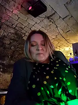 Snapshot of lady_charlyne chatting on 11/21/25, 08:30 lady charlyne online show from 11/21/25, 08:30