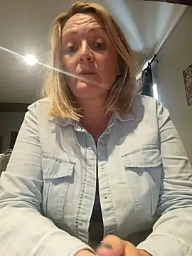 lady charlyne online show from 02/28/25, 08:39