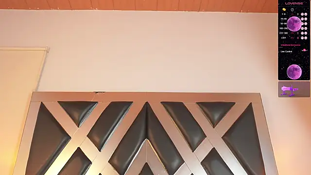 Sofia Cooper  online show from 11/03/25, 07:50