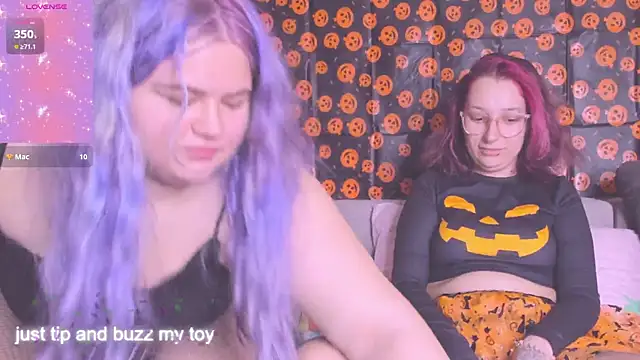 Freakcute  online show from 10/21/25, 07:02