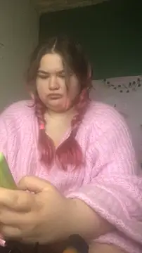 Snapshot of Freakcute_ chatting on 03/11/25, 01:45 Freakcute online show from 03/11/25, 01:45