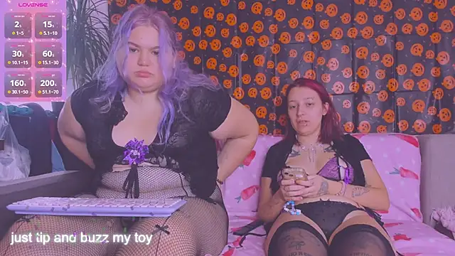 Freakcute  online show from 10/23/25, 02:27