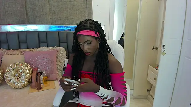 IsseyMz online show from 01/30/25, 04:58