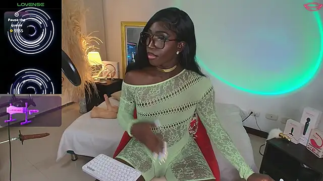 IsseyMz online show from 09/24/25, 06:53