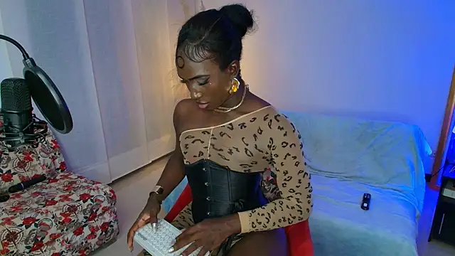 IsseyMz online show from 09/14/25, 09:09