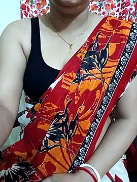 Snapshot of Priya_Boudi chatting on 10/28/25, 06:07 Priya Boudi online show from 10/28/25, 06:07