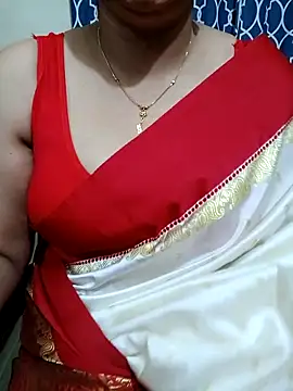 Snapshot of Priya_Boudi chatting on 09/29/25, 06:24 Priya Boudi online show from 09/29/25, 06:24